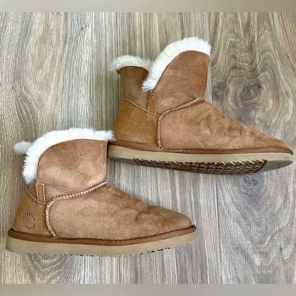 Fireside by Dearfoams Perth Genuine Shearling Fold-over Boot Slipper Size 7.5 - Picture 4 of 5